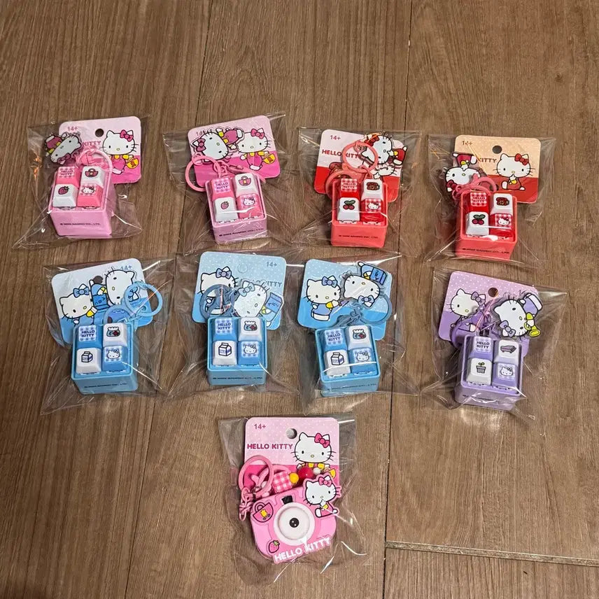 [SOLD OUT] 헬로키티 키캡 키링 ,카메라 키링