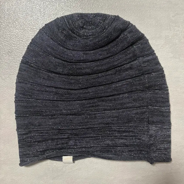 [BUNJANG] Duomiu Stripe Glitter Beanie [Navy] / 뚜오미오 비니 STRIPE GLITTER BEANIE [NAVY]