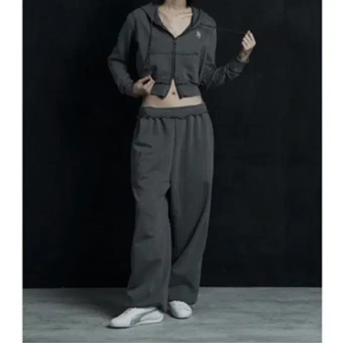 [BUNJANG] Synergy Cut-Off Crop Hooded Zip-Up Charcoal / 시너진 컷오프 크롭 후드 집업 차콜