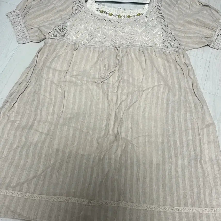 [BUNJANG] Beige Crochet Blouse &amp; Lace Cami Set / 모리걸 크로쉐 블라우스 엑시즈팜 레이스 나시 코디세트
