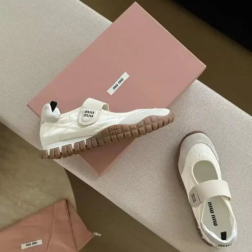 [BUNJANG] Miu Miu Flat Shoes / 미우미우 플랫슈즈