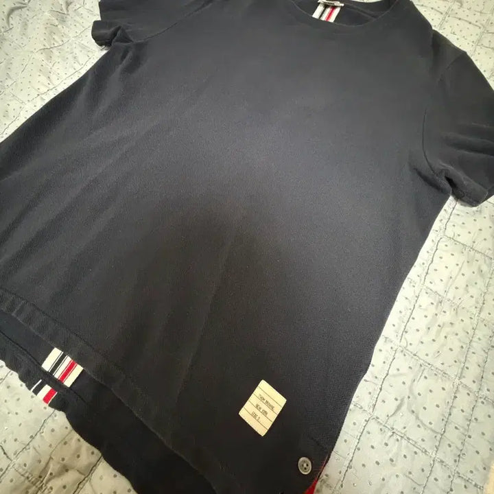 [BUNJANG] Thom Browne Back Tricolor Short Sleeve T-Shirt Size 2 / [정품] 톰브라운 백삼선 반팔  2사이즈