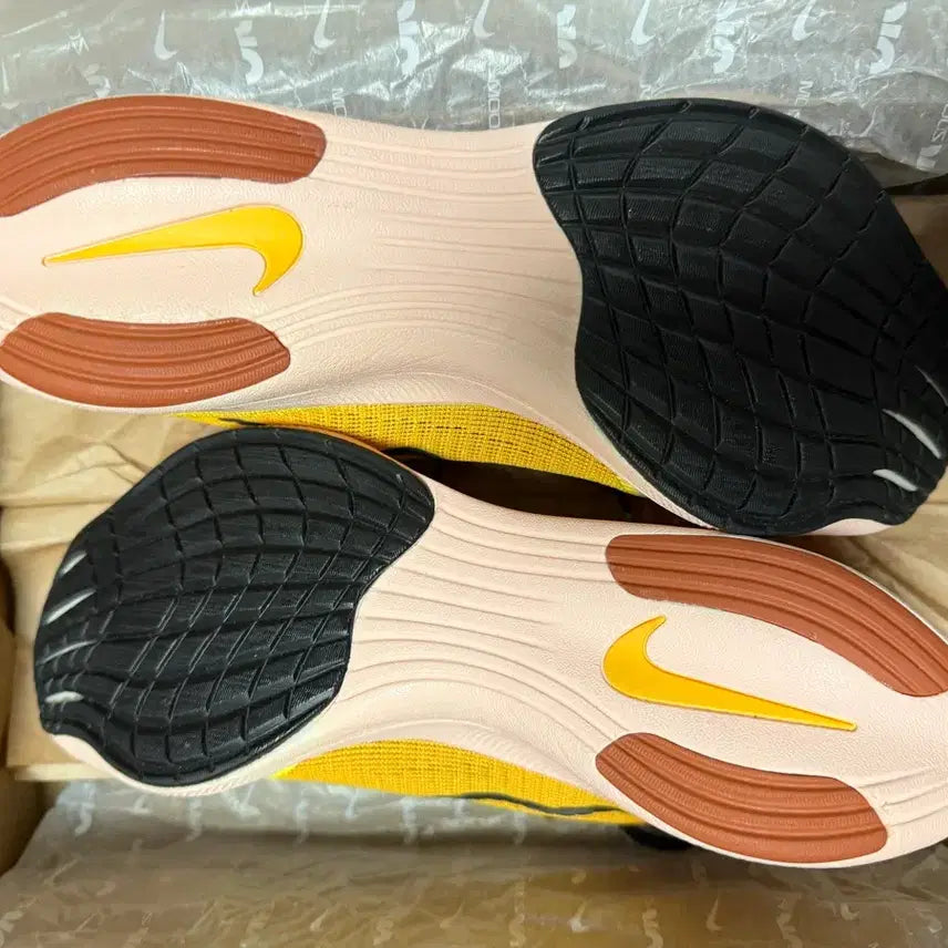 [BUNJANG] Nike ZoomX Vaporfly NEXT% 2 Running Shoes / 나이키 줌X 베이퍼플라이 넥스트%2 260