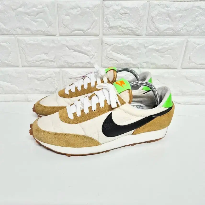 [BUNJANG] Nike Daybreak "Dwenjang" Sneakers (265mm) / 나이키 265 데이브레이크 된장 스니커즈(세탁완료)