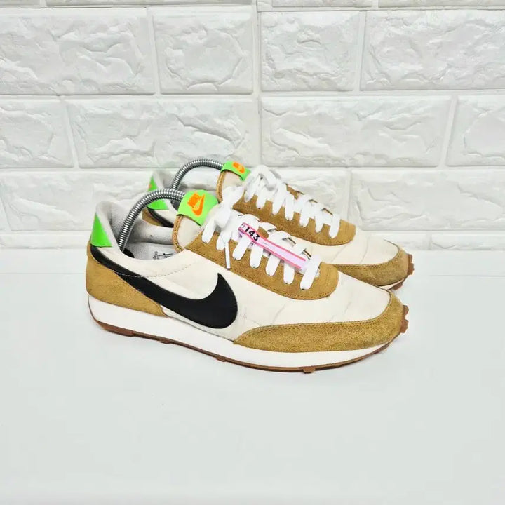 [BUNJANG] Nike Daybreak "Dwenjang" Sneakers (265mm) / 나이키 265 데이브레이크 된장 스니커즈(세탁완료)