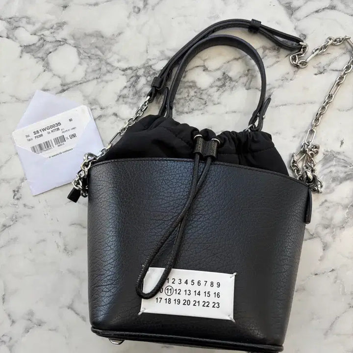 [BUNJANG] Maison Margiela Bucket Bag Leather / [정품] 메종마르지엘라 버킷백