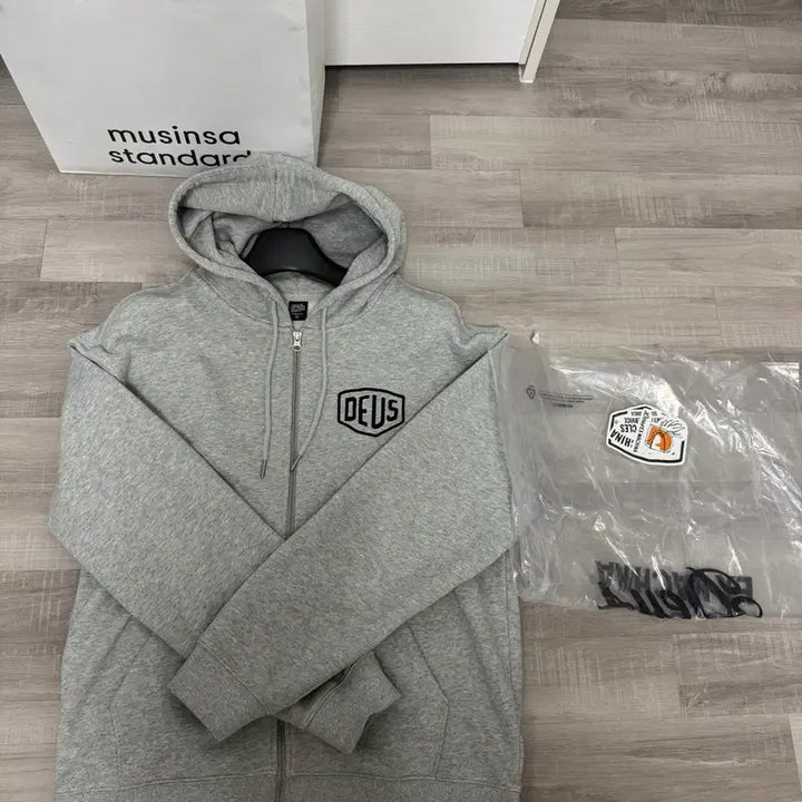 [BUNJANG] Deus Ex Machina Hooded Zip-Up Sweatshirt Grey L / 데우스 엑스 마키나 후드집업 그레이 L