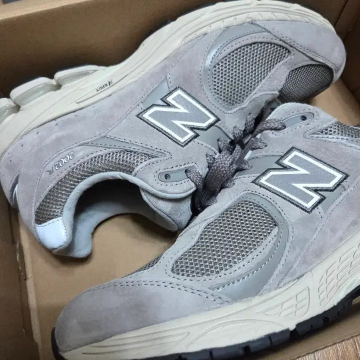 [BUNJANG] New Balance 2002R Grey / 뉴발란스 2002R 그레이 새상품 (280)