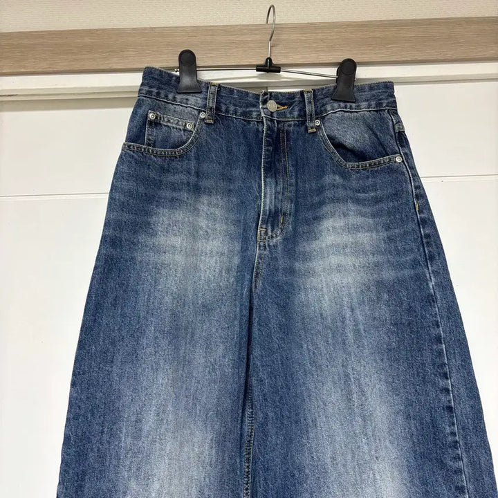 [BUNJANG] INTEMPO MOOD Lazy Boy Balloon Fit Wide Denim Pants Deep Blue / 인템포무드 레이지보이 벌룬 핏 외이드 데님 팬츠 딥블루