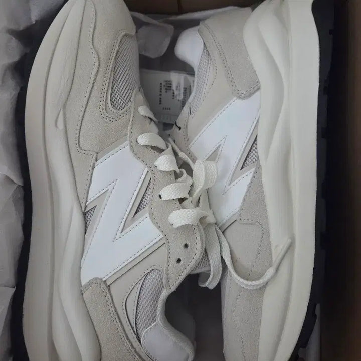 [BUNJANG] New Balance 5740 Beige M5740VPD Sneakers (Size 280) / 새상품) 뉴발란스 5740 베이지 280 사이즈 팝니다. (박스 O)