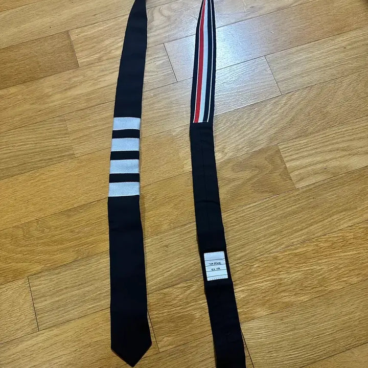 [SOLD OUT] 톰브라운 네이비 4바 넥타이