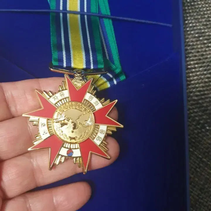 [BUNJANG] Korean War 60th Anniversary Patriotism Hero Medal / 6.25 전쟁 60주년 호국영웅기장