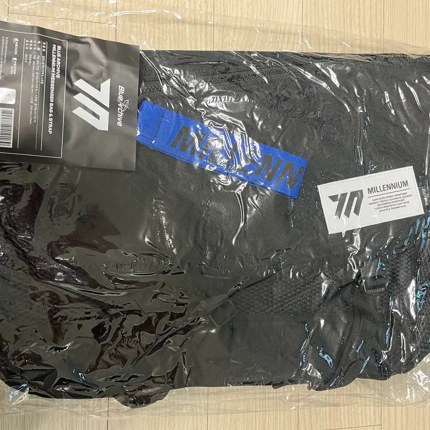 [BUNJANG] Blue Archive 2nd Anniversary Millennium Messenger Bag &amp; Strap (Sealed) / [미개봉] 블루아카이브 2주년 밀레니엄 메신저백 &amp; 스트랩