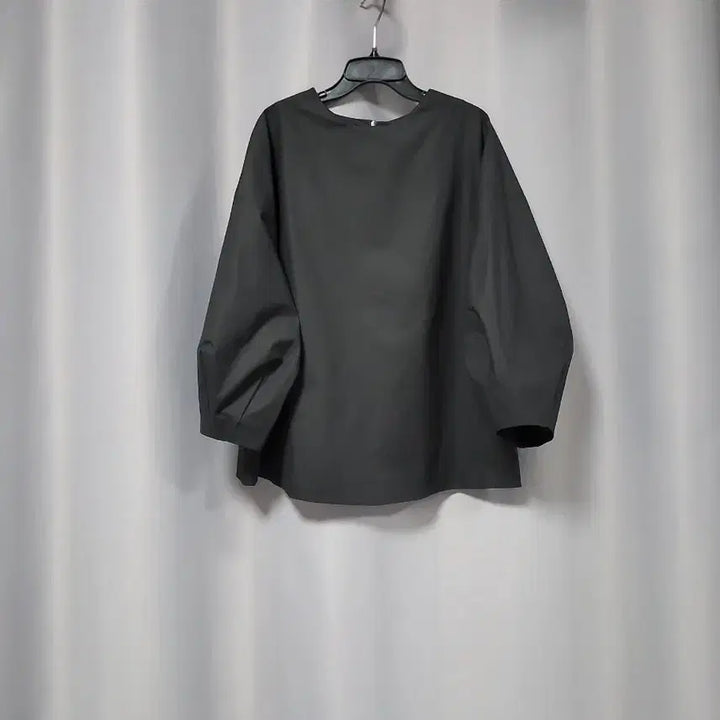 [SOLD OUT] 라운드넥 7부 소매 퍼프 블라우스