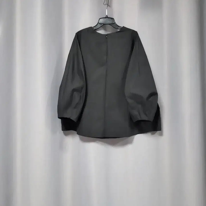 [SOLD OUT] 라운드넥 7부 소매 퍼프 블라우스