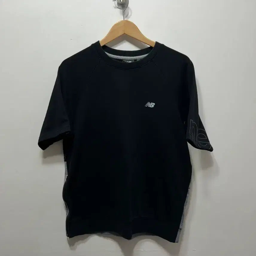 [BUNJANG] New Balance Black T-Shirt - Medium / 뉴발란스 반팔  티셔츠 블랙 M