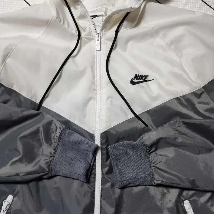 [BUNJANG] Nike Windrunner Jacket Size 100 / 나이키윈드러너(100)