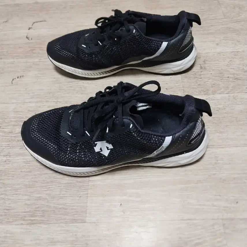 [BUNJANG] Descente Running Shoes 270 / 데상트/270) 운동화