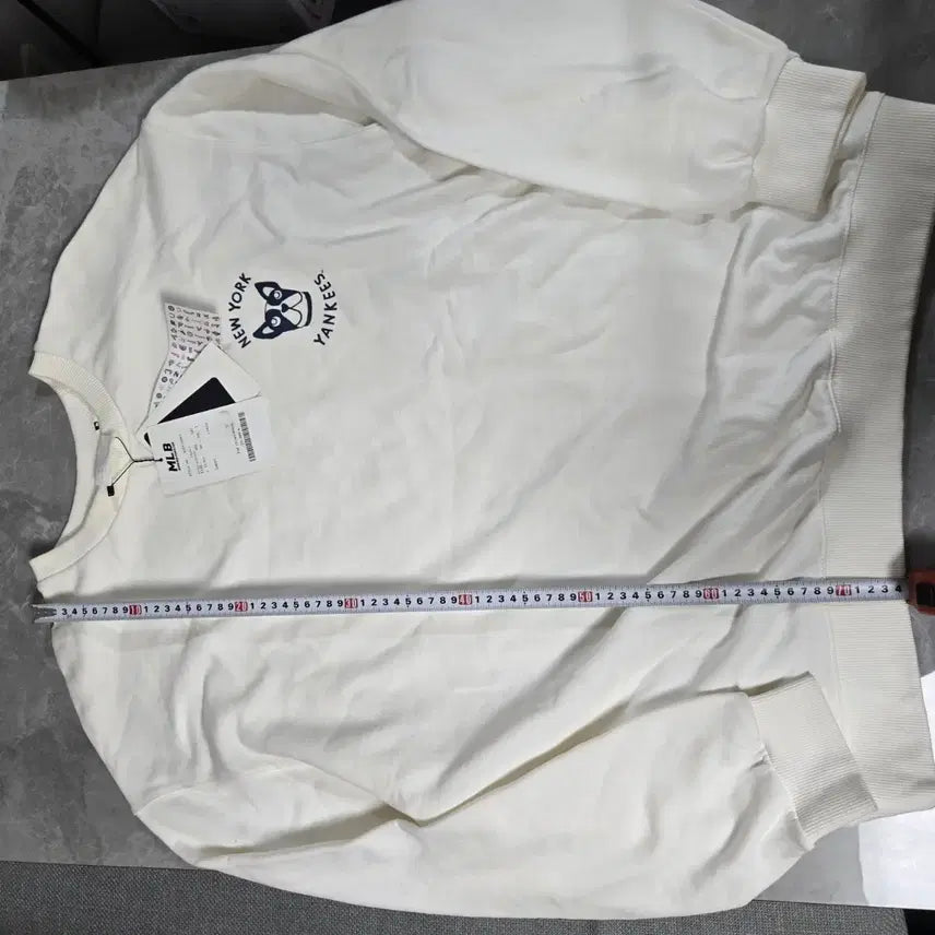 [BUNJANG] MLB New York Yankees Puppy Sweatshirt Ivory / MLB 뉴욕 양키스 강아지 맨투맨 아이보리