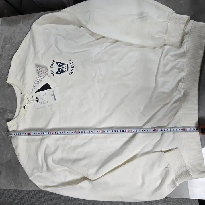 [BUNJANG] MLB New York Yankees Puppy Sweatshirt Ivory / MLB 뉴욕 양키스 강아지 맨투맨 아이보리