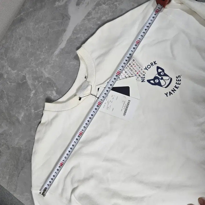 [BUNJANG] MLB New York Yankees Puppy Sweatshirt Ivory / MLB 뉴욕 양키스 강아지 맨투맨 아이보리