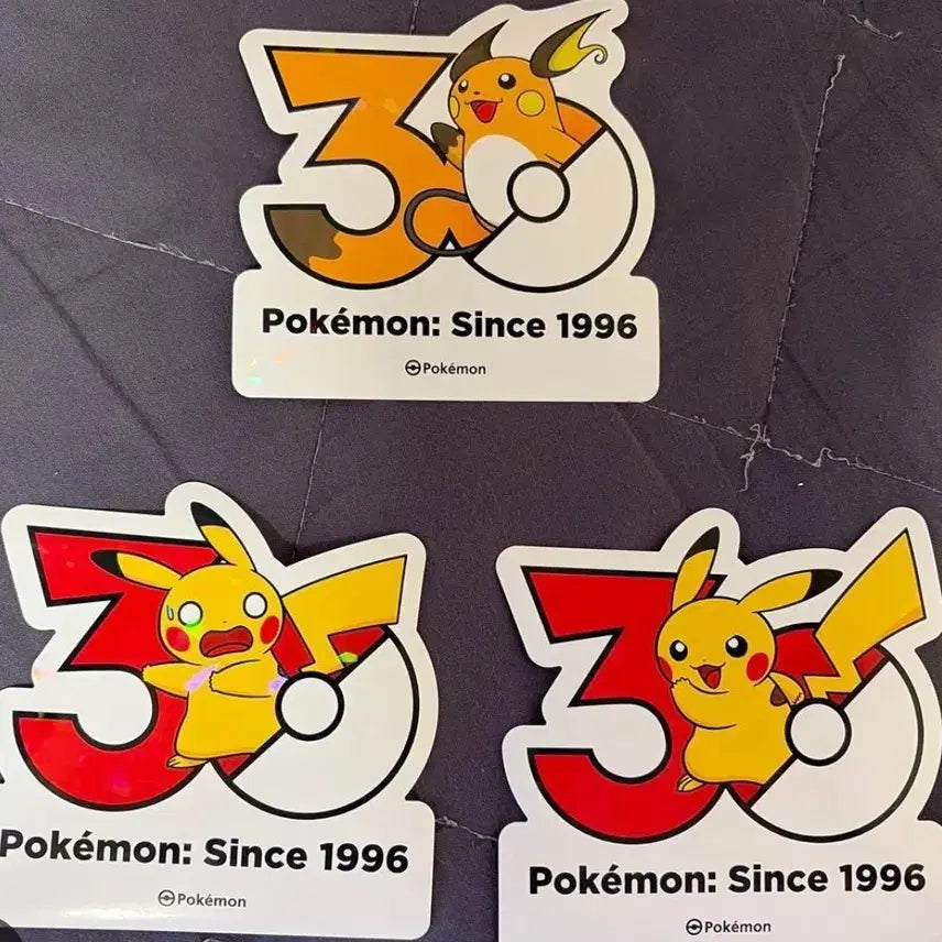 [BUNJANG] Pokemon 30th Anniversary Holographic Sticker Pikachu Raichu / [구매글] 포켓몬 30주년 홀로그램 스티커 피카츄 라이츄