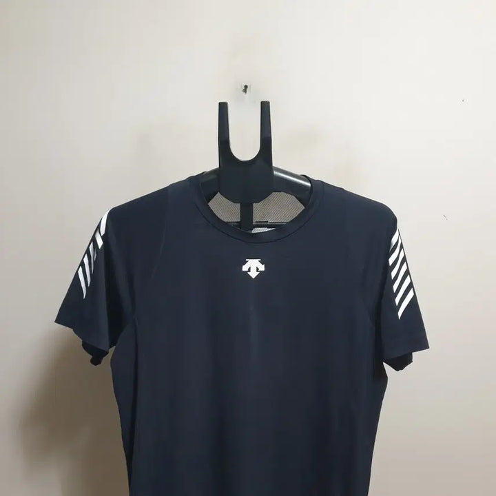 [BUNJANG] Descente T-Shirt / 데상트 반팔티셔츠/100