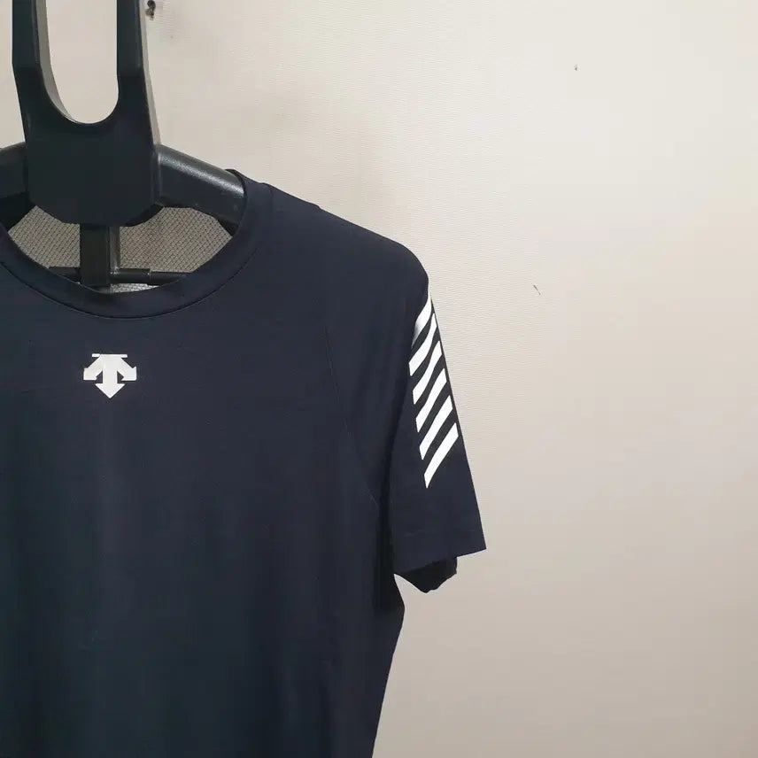 [BUNJANG] Descente T-Shirt / 데상트 반팔티셔츠/100
