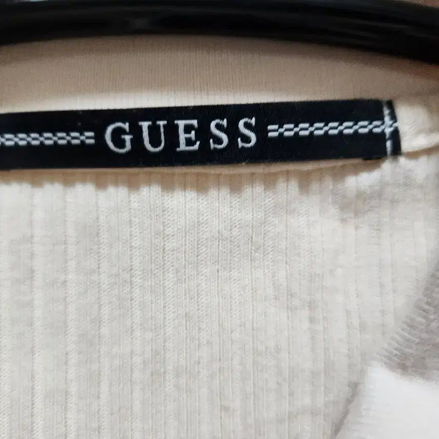[BUNJANG] Guess Ivory Cardigan / 게스 가디건