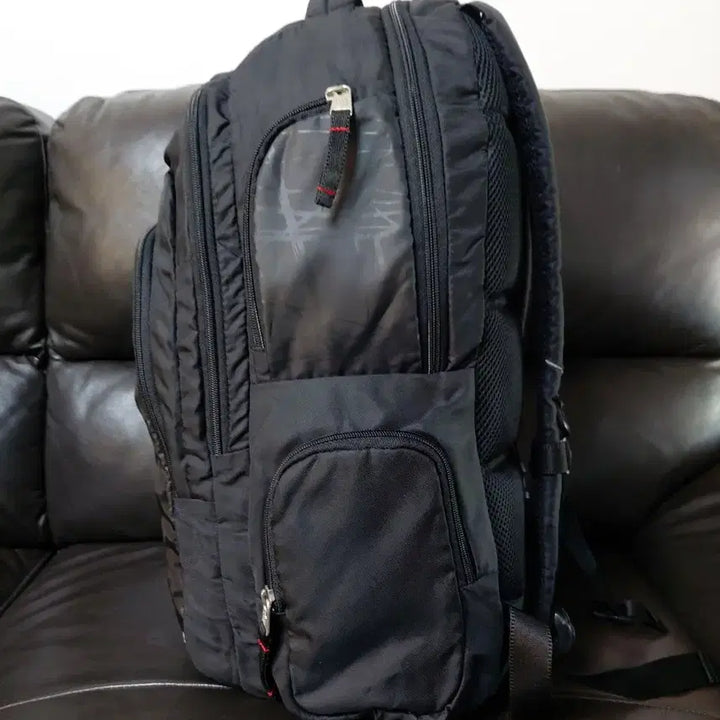 [BUNJANG] LUCAS Y2K Vintage Black Backpack / 루카스(LUCAS) Y2K 빈티지 블랙 백팩
