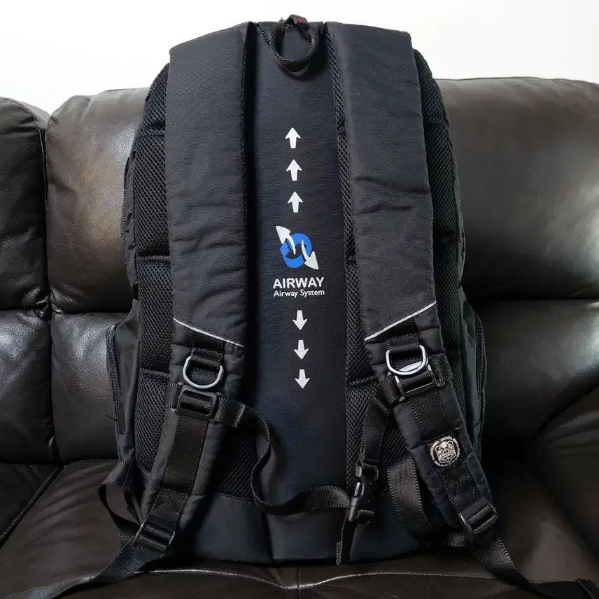 [BUNJANG] LUCAS Y2K Vintage Black Backpack / 루카스(LUCAS) Y2K 빈티지 블랙 백팩