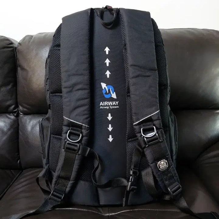 [BUNJANG] LUCAS Y2K Vintage Black Backpack / 루카스(LUCAS) Y2K 빈티지 블랙 백팩
