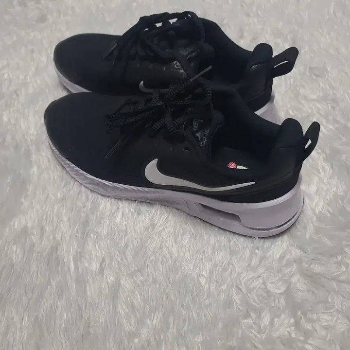 [BUNJANG] Nike Air Max Nuuksi Black 250mm / 나이키 에어맥스 누엑시스 250mm