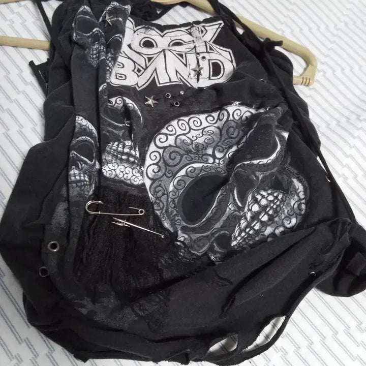 [BUNJANG] Gothic Punk Skull Print Tank Top with Gloves / 고스펑크 나시 판매. 장갑덤. 모리걸 빈티지 해골옷