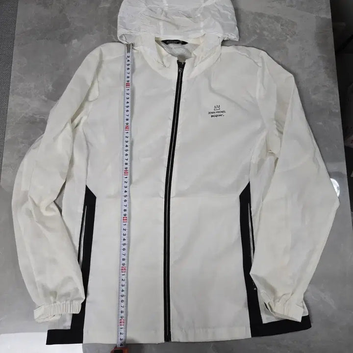 [BUNJANG] Basquiat White Hooded Windbreaker Jacket / 바스키아 화이트 후드 바람막이 자켓