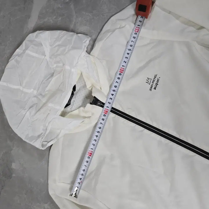 [BUNJANG] Basquiat White Hooded Windbreaker Jacket / 바스키아 화이트 후드 바람막이 자켓
