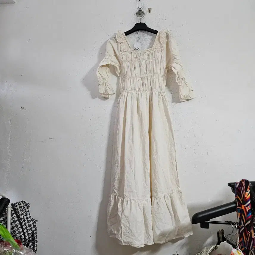[BUNJANG] Lace Ivory Shirring Long Dress / 레이스아이보리 셔링 롱 원피스55