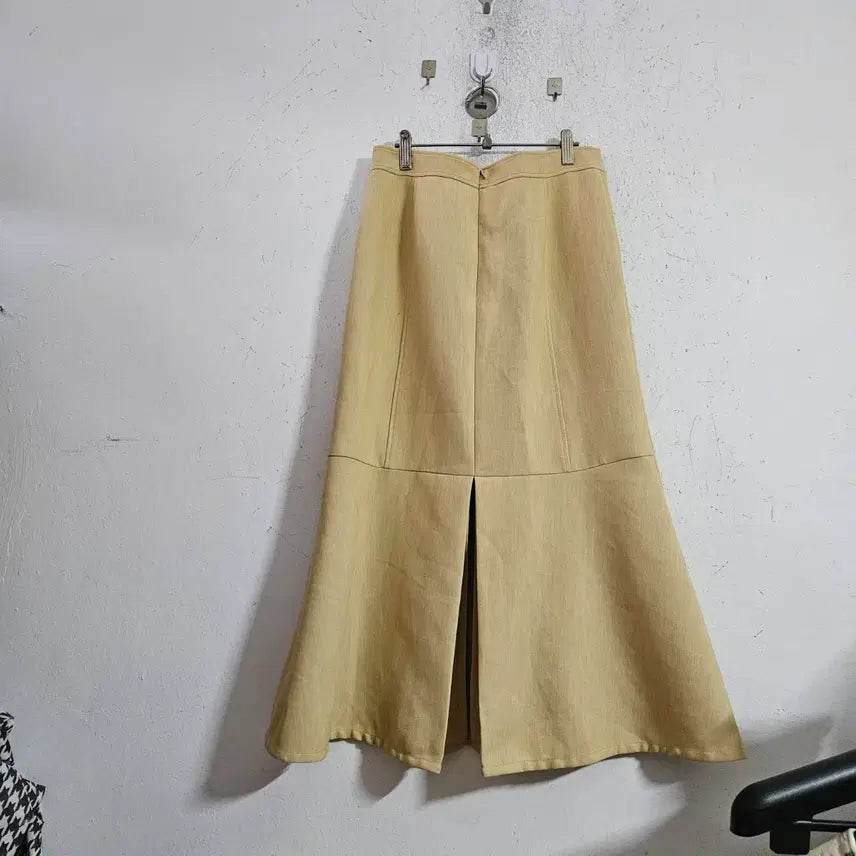 [BUNJANG] Beige Button Long Skirt / 베이지 버튼 롱 스커트