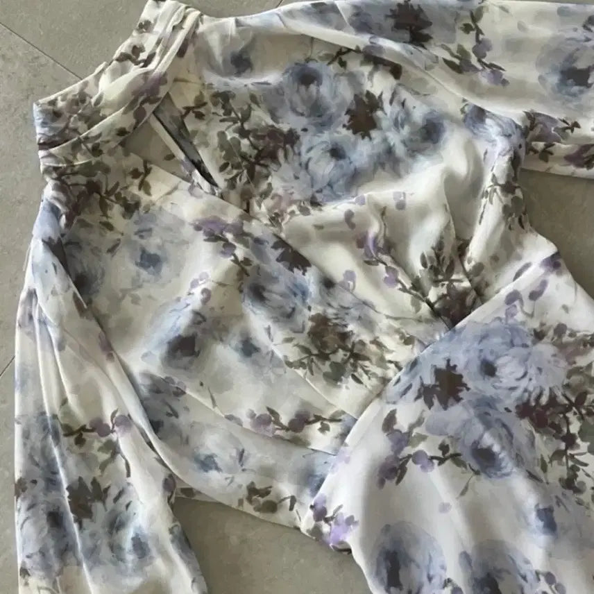 [BUNJANG] See-through Cut-out Flower Pattern Long Dress / 시스루 컷아웃 플라워 패턴 롱 원피스