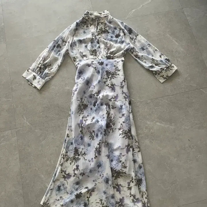 [BUNJANG] See-through Cut-out Flower Pattern Long Dress / 시스루 컷아웃 플라워 패턴 롱 원피스