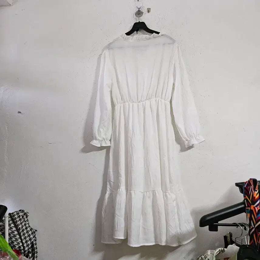 [BUNJANG] White Long Dress with Frills and Long Sleeves / 화이트 롱 원피스 프릴 긴팔