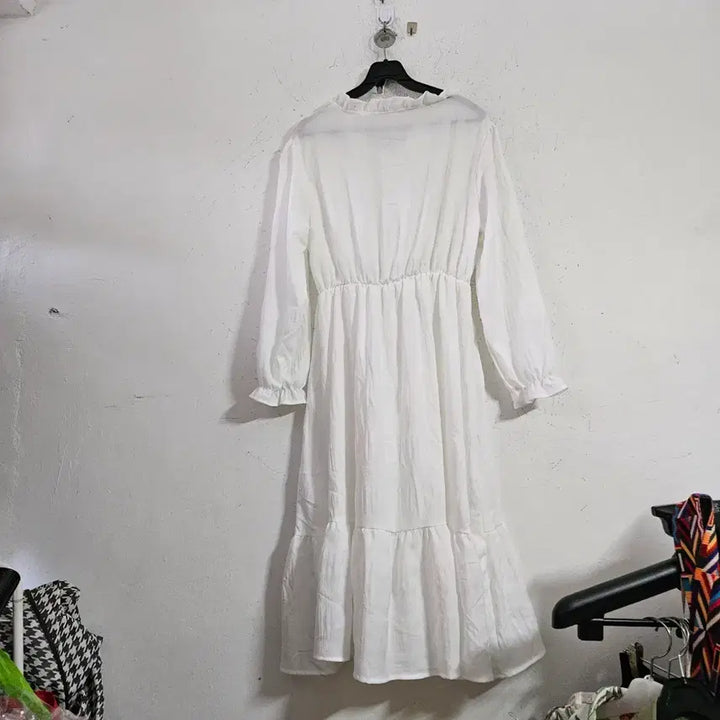 [BUNJANG] White Long Dress with Frills and Long Sleeves / 화이트 롱 원피스 프릴 긴팔