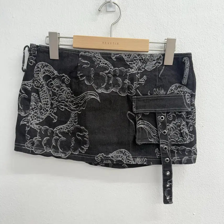 [BUNJANG] Skull Punk Blood Supply Embroidered Denim Mini Skirt / 스컬 펑크족 블러드서플라이 용 자수 데님 미니스커트