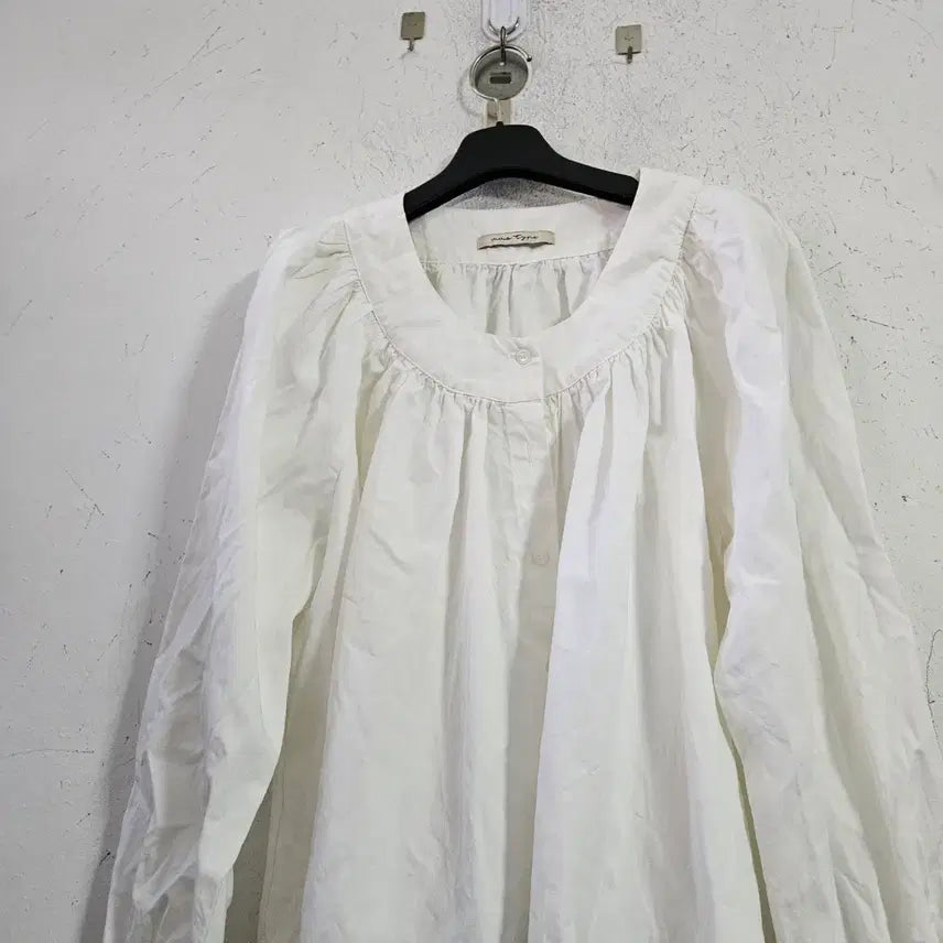 [BUNJANG] White Blouse / 화이트 블라우스
