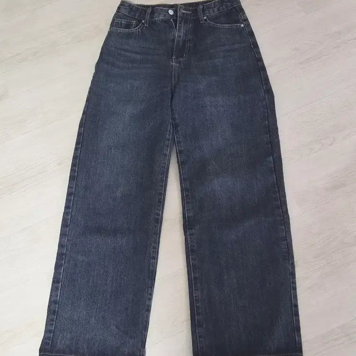 [BUNJANG] Washed Wide Denim Jeans High Waist Muse Fit / 워싱 와이드 데님 청바지 하이웨스트 뮤즈핏