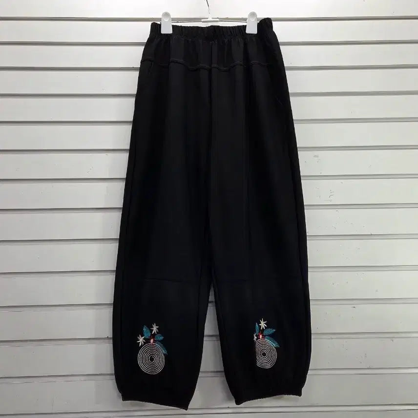 [BUNJANG] Embroidered Banding Pants / 봄/블랙  자수장식  부인복 밴딩바지/보물찾기천사