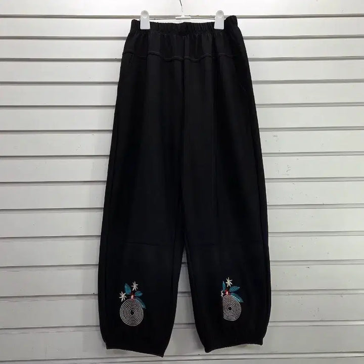 [BUNJANG] Embroidered Banding Pants / 봄/블랙  자수장식  부인복 밴딩바지/보물찾기천사