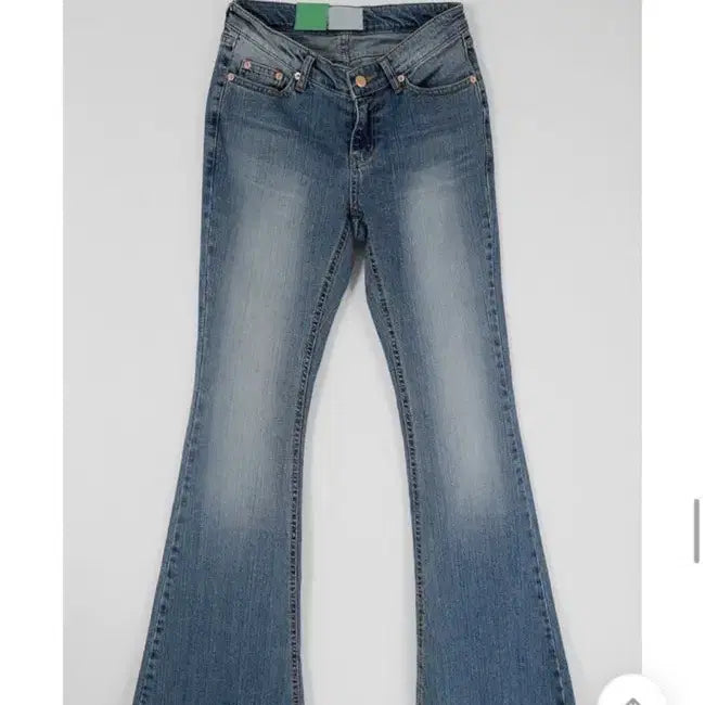 [BUNJANG] Chicwin OOTJ Low-Rise Real Bootcut Denim Pants / 시크윈 ootj 로우라이즈 리얼부츠컷 데님팬츠