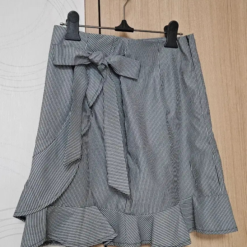 [BUNJANG] Shein Striped Skirt / 쉬인 스트라이프 스커트