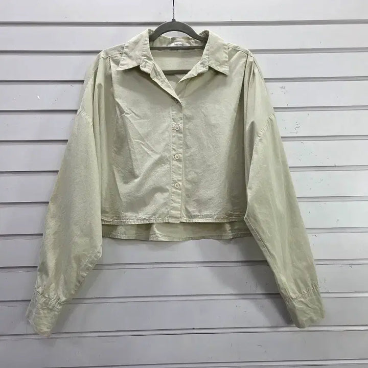 [BUNJANG] Eun-eun Green Beige Boxy Crop Shirt / 은은한 그린베이지 크롭형 박시 남방 /보물찾기천사
